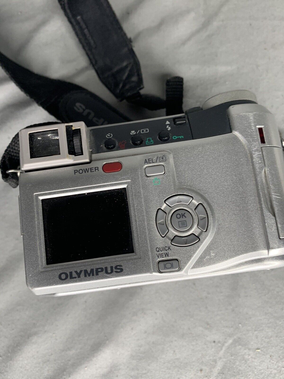 Olympus CAMEDIA C-740 Ultra Zoom 3.2MP Digital Camera - Silver for 