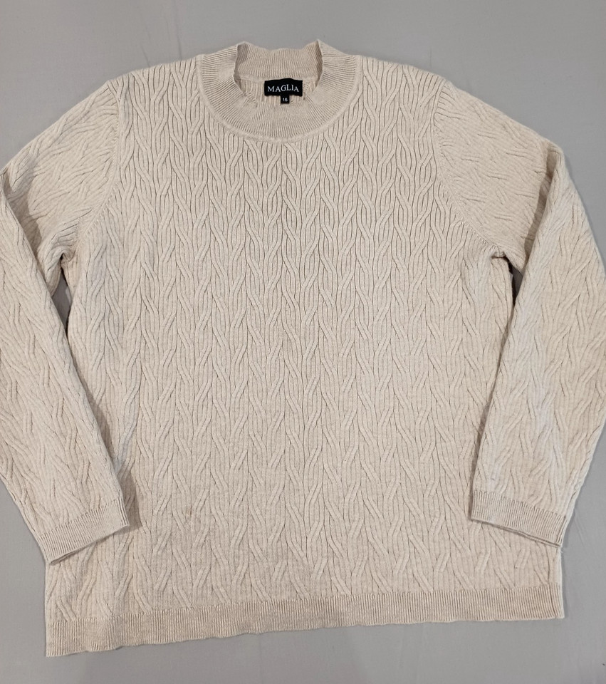 Cable-knit wool-blended Crew neck sweater/jumper