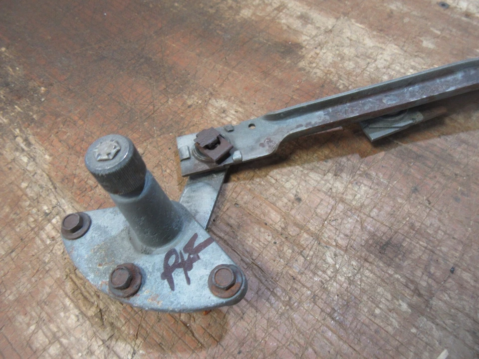 1965 Mercury Monterey windshield wiper motor transmission linkage arms bases - Image 2 of 4