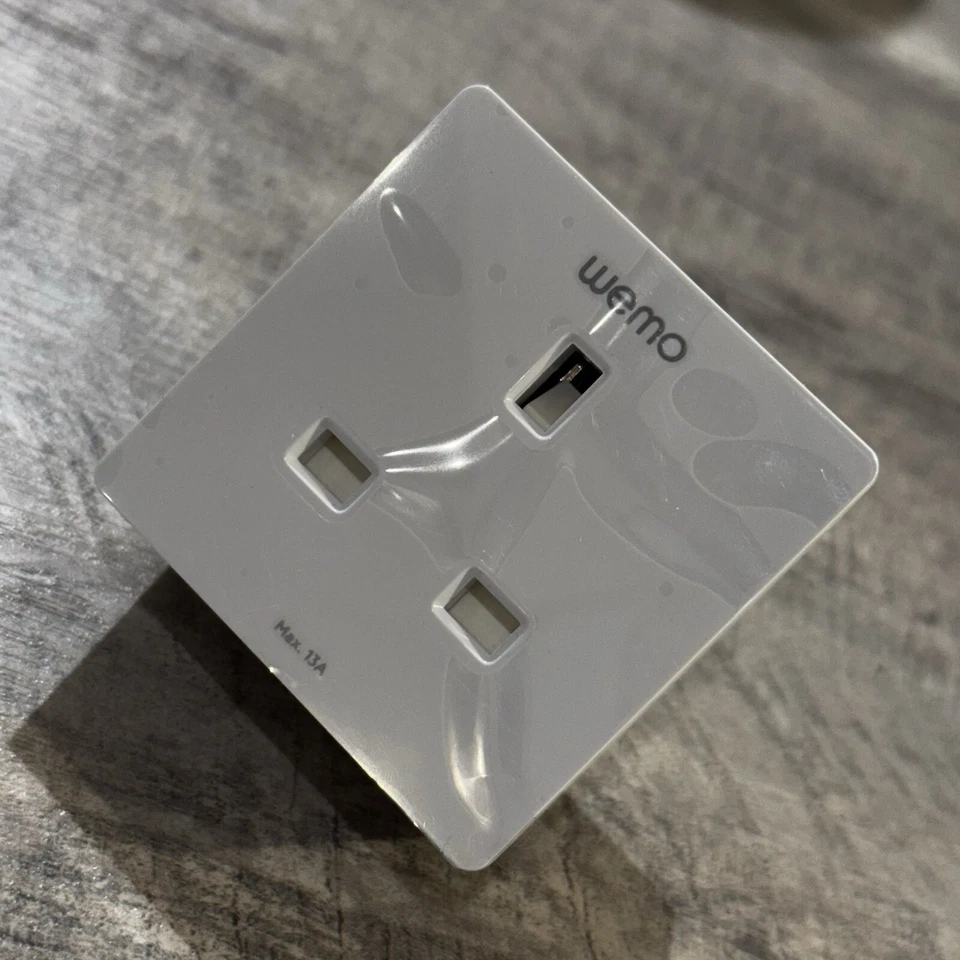 Apple Smart Plug - Wemo  - Image 4 of 4