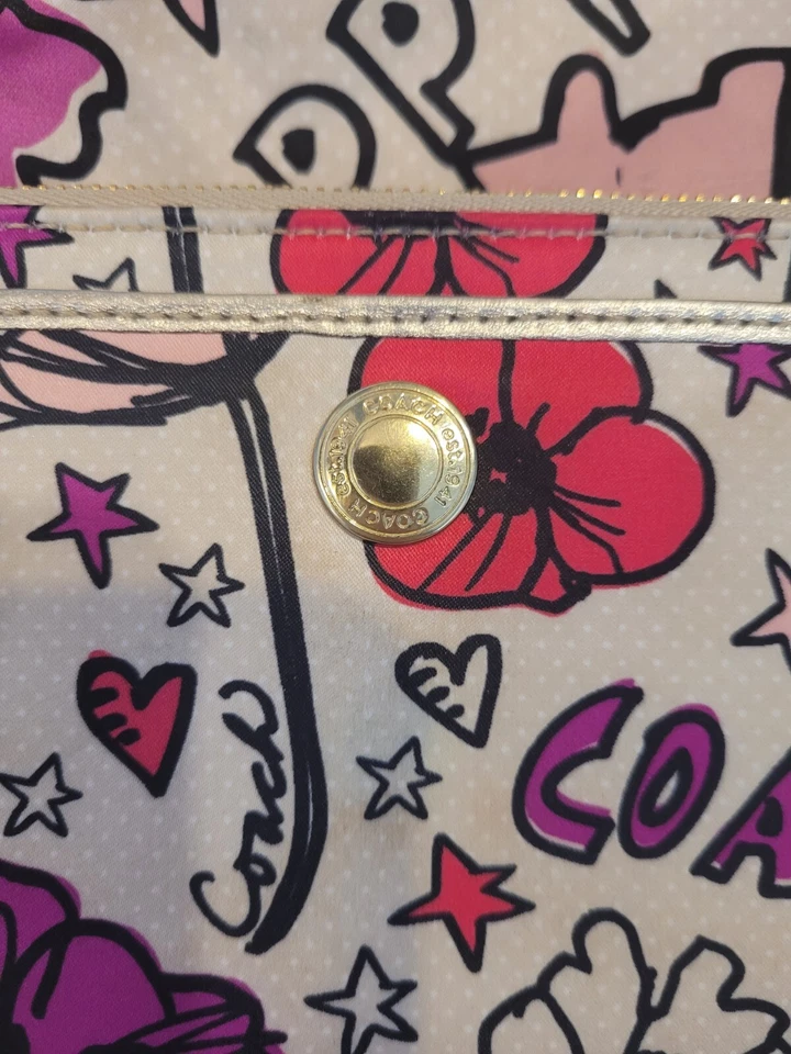 Juego de 2 piezas de bolso Coach Poppy con estampado de pétalos de graffiti 16306 (SV) y billetera con cremallera (tono dorado) Foto 3 de 4