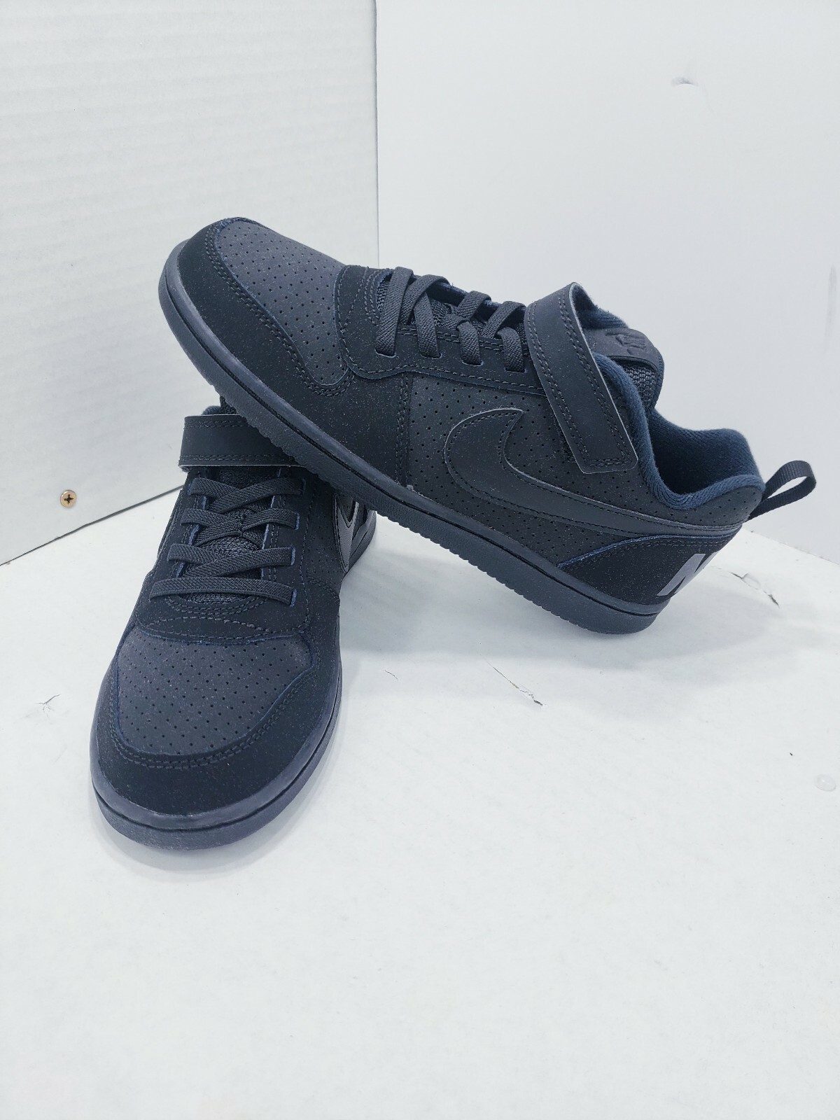 black nike court borough