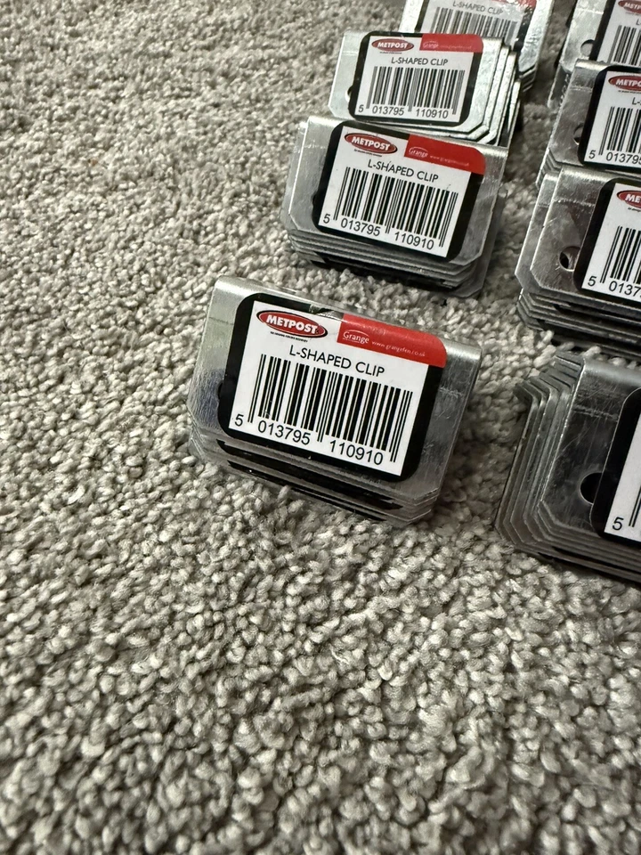 200 x MetPost L Shaped Clip RRP £120 - Image 3 of 4