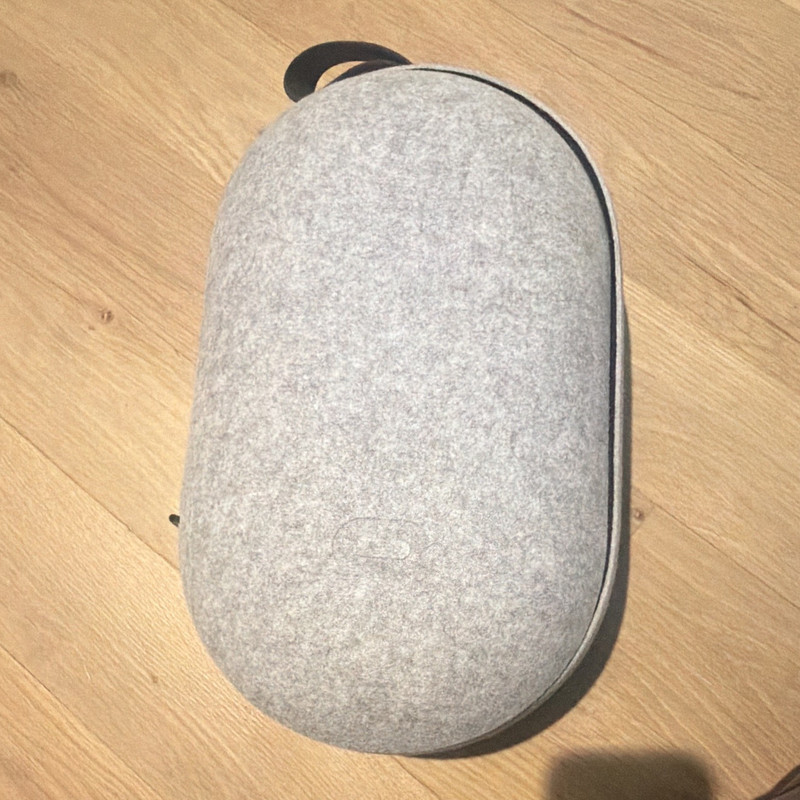 Gray VR Headset Carrying Case for Headset & Controller with Insert