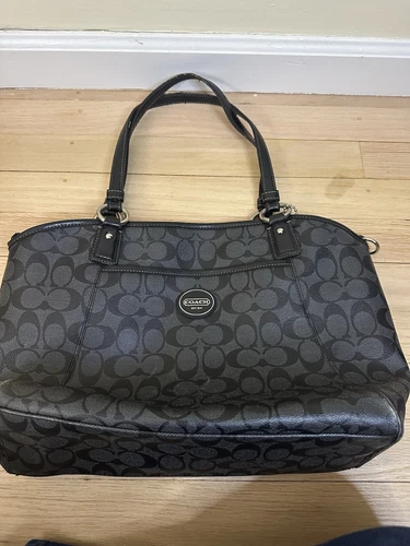 Borsa Coach Peyton tascabile nera e grigia F19816