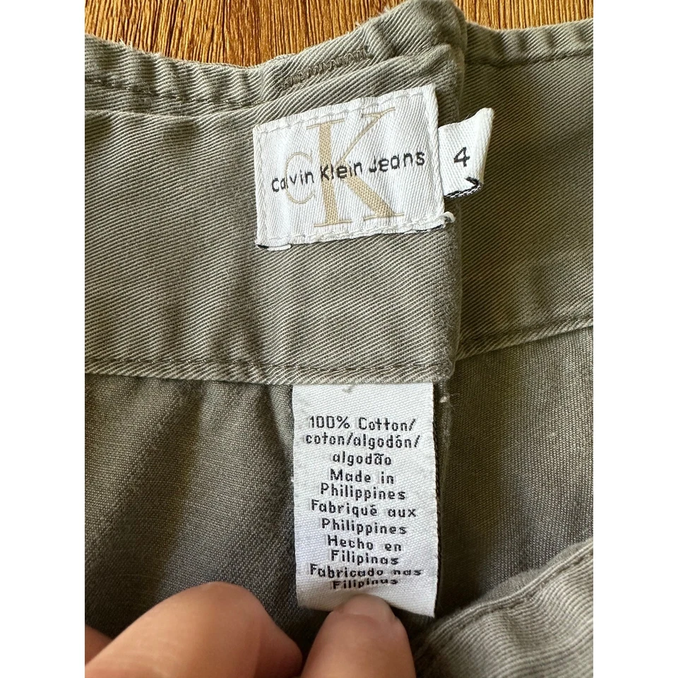 Calvin Klein Vtg Green Low Rise Cargo Shorts Size 4 - Image 2 of 4