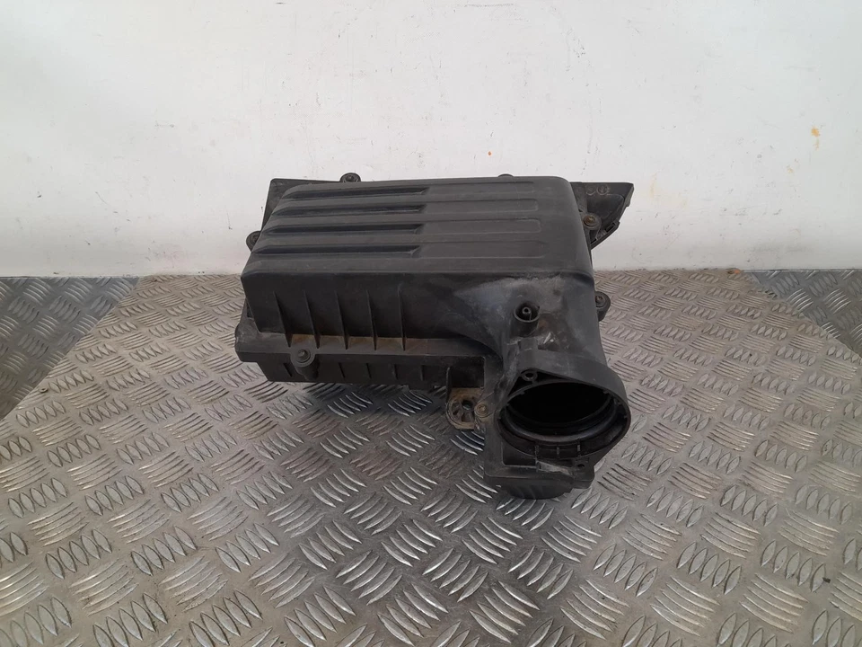 Conjunto de caja filtro de aire Audi A3 Mk3 2012-2020 5Q0129601AA Foto 4 de 4