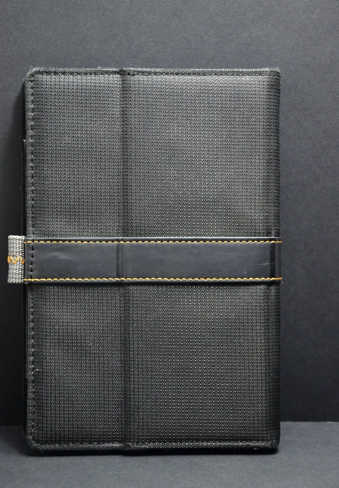 Solo UBN220 Carrying Case for 5.5" to 8.5" iPad mini  Black Orange - Image 3 of 4