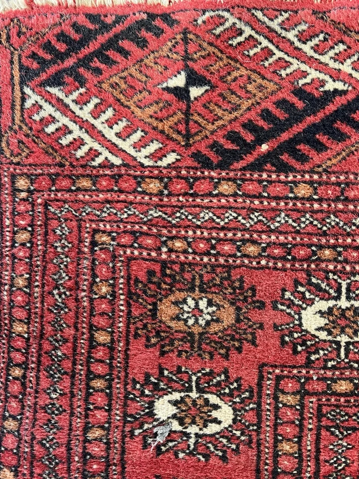 Alfombra de lana Bokhara anudada a mano con patrón geométrico Foto 3 de 4