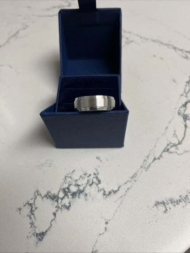 Alianza de Boda - Borde Paso Nilo Azul Acabado Satinado, Tamaño 9.5 en Cobalto - 8 mm Foto 3 de 4