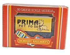 Hornby R149 Prima Pet Foods Closed Van OO Gauge Model Railway Rolling Stock Box.