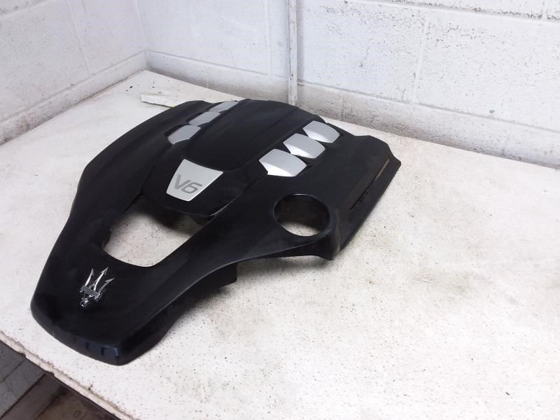 2018 MASERATI LEVANTE 3.0L Black and Silver Plastic Engine Cover 