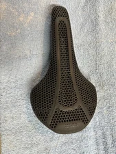 Fizik Vento Argo R1 Adaptive Saddle - Black 150mm