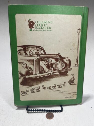 MAKE WAY FOR DUCKLINGS Robert McCloskey 1941 - Picture 2 of 3
