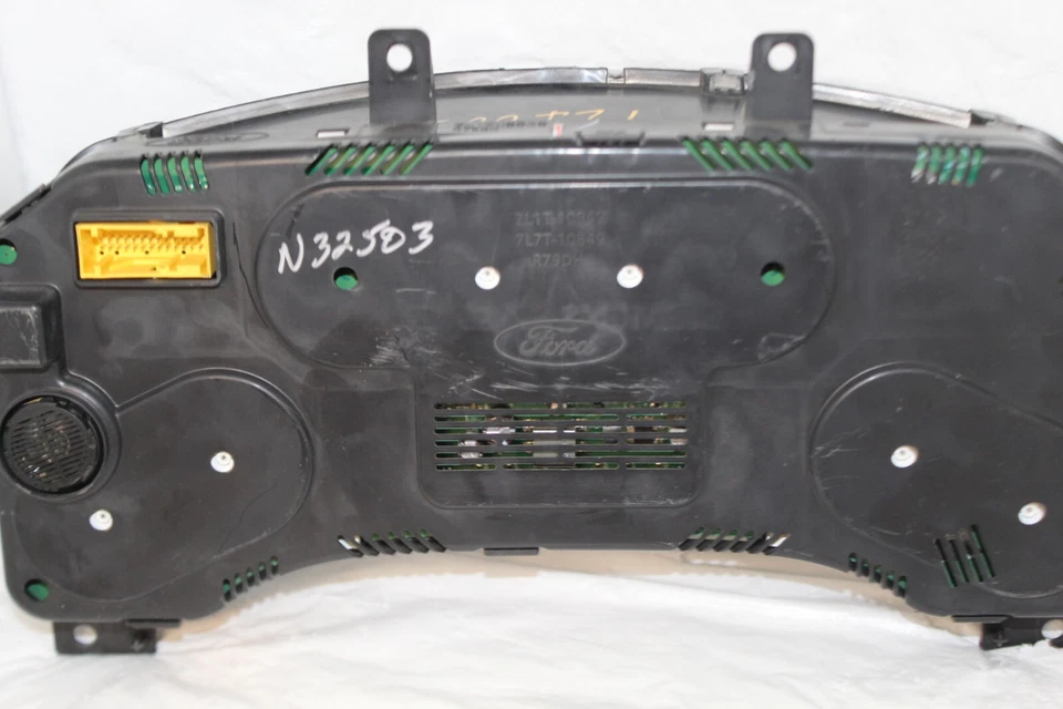 Cuadro de instrumentos velocímetro panel de instrumentos Ford Expedition 2007 08 97.968 millas Foto 2 de 3