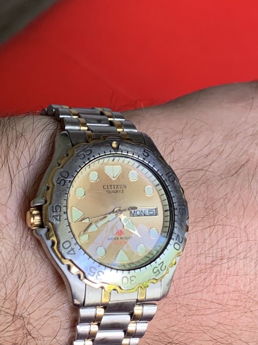 Citizen 5502-F50247 Divers 200m Watch Crown On The Left Very Rare