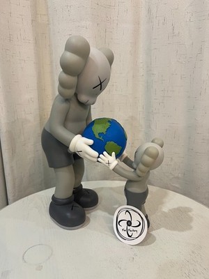 KAWS　promise s-l400.jpg