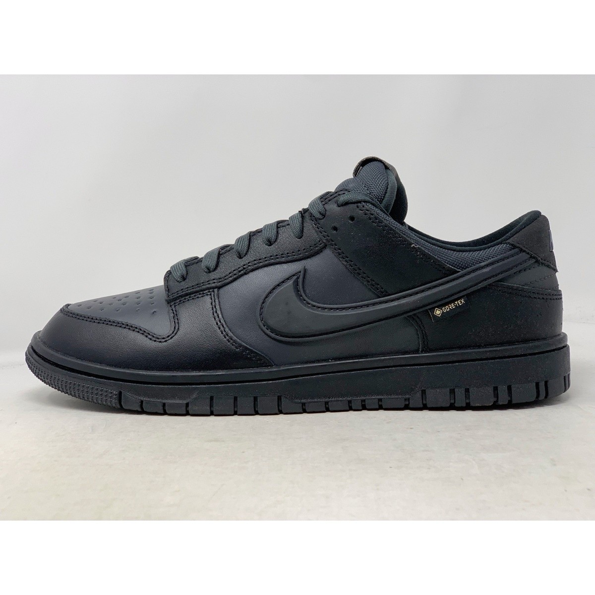 Nike Dunk Low GoreTex Black Sneakers, Size 7.5 / 9W BNIB HQ2053