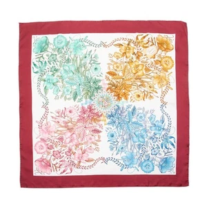 Foulard Gucci vintage en soie Vittorio Accornero à fleurs 90 cm