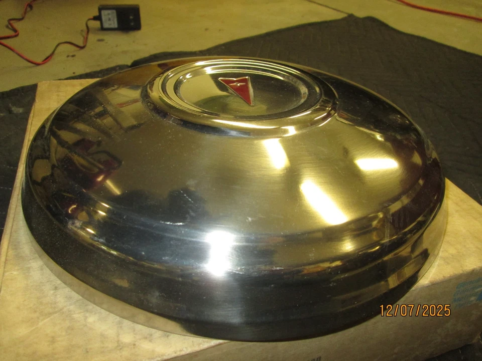 Cubierta de rueda tapacubos Pontiac GM NOS 488630 1972 1973 1974 GTO Firebird OEM Foto 3 de 4