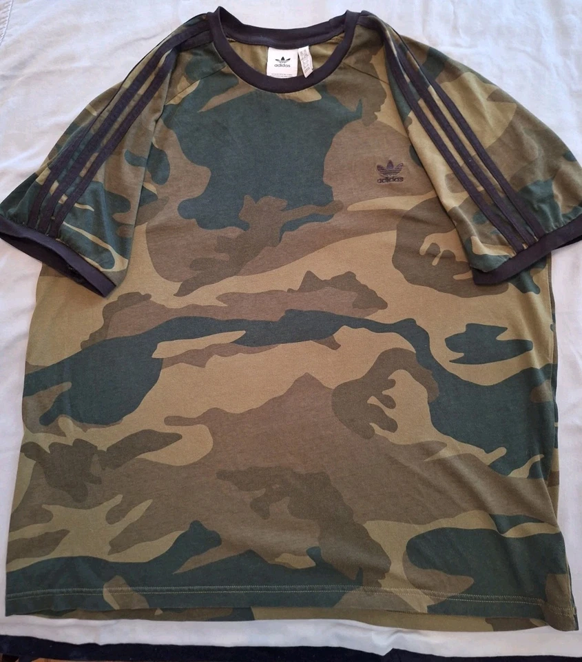 Adidas Camo Embroidered Logo Short Sleeve Mens 3 Stripe Tee Shirt Size 2 XL - Image 3 of 4