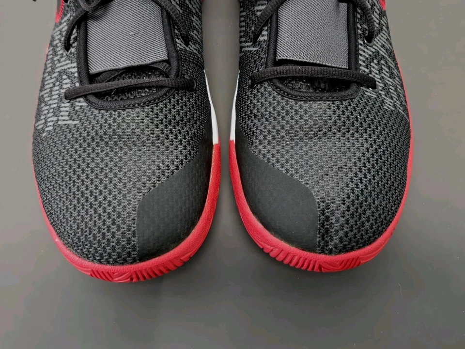 Nike Kyrie Irving Flytrap 2 Zapatos Atléticos A04436-016 Negro Rojo Talla 11.5 Año 2018 Foto 4 de 4