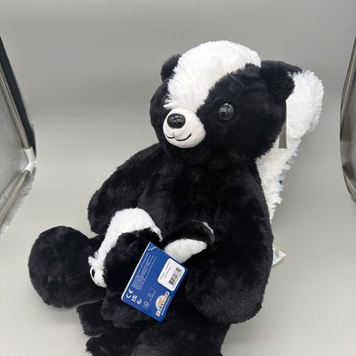 Build-A-Bear Workshop Valentines Day skunk And Limited Edition Mini Beans  BNWT