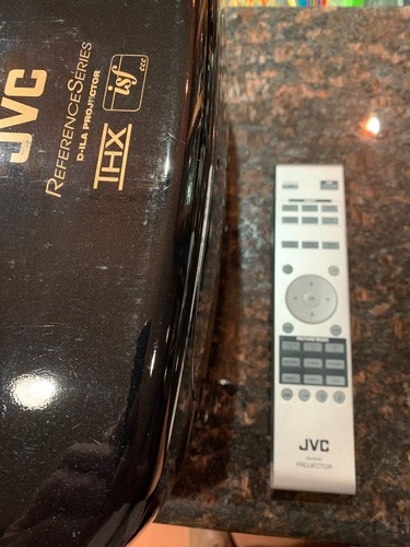 JVC DLA-RS25U Home Theater Projector - Picture 2 of 5