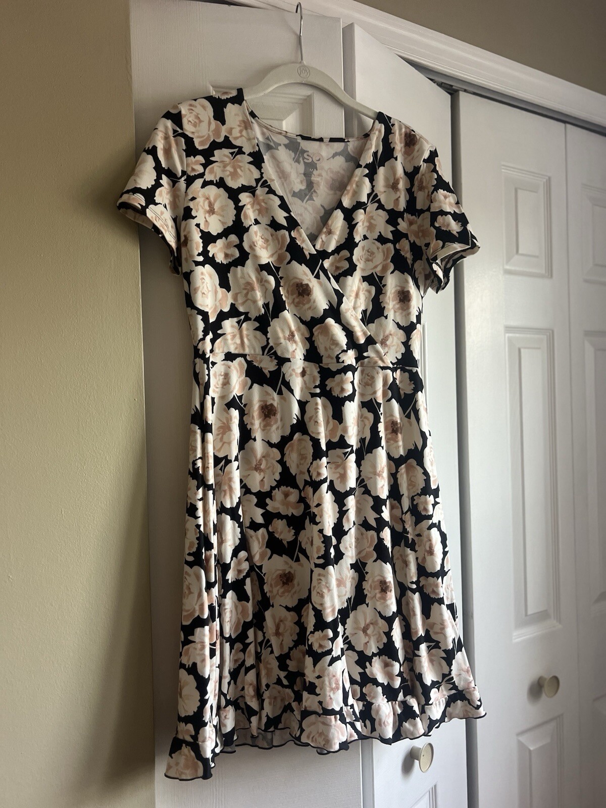 NEW SO Dress Size M Floral Mini