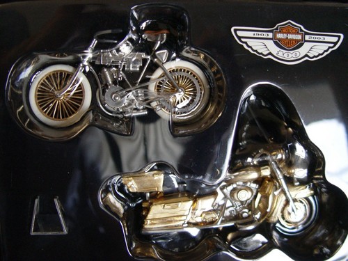 LOT HALLMARK ORNAMENTS 100th Anniversary Harley-Davidson MEMORABILIA - Picture 2 of 10