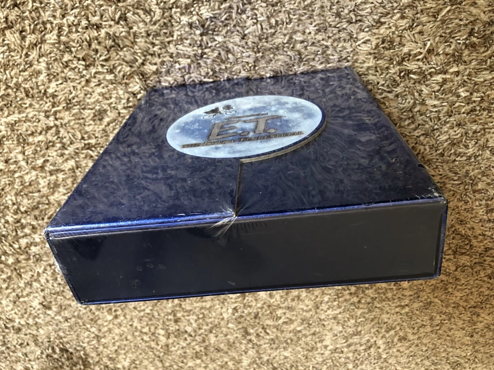 E.T. The Extra-Terrestrial Ultimate Gift Set 3 DVDs Book CD Certificate Sealed - Image 4 of 4