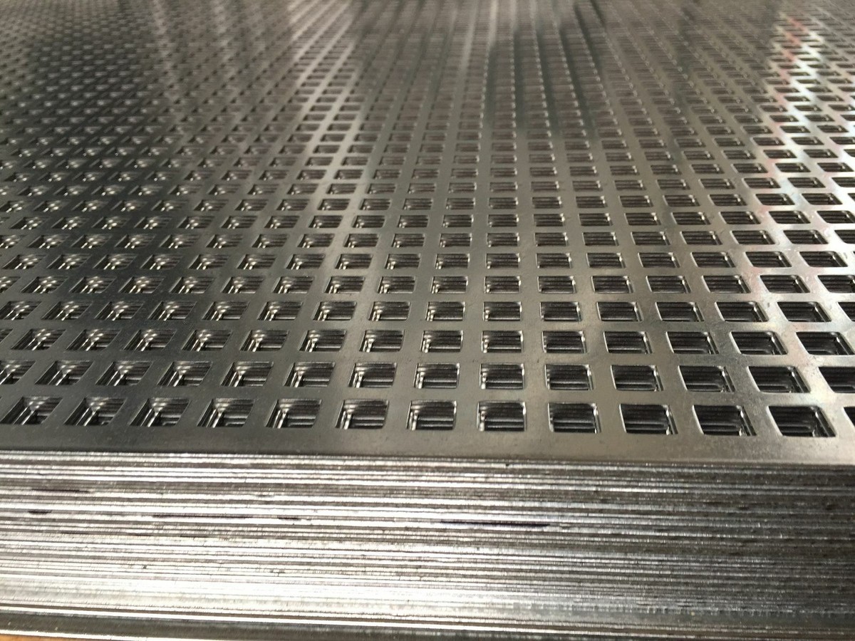 Lamiera Ferro 4mm Lamiera Forata In Acciaio Zincato 2mm - Griglia Qg10-15 600x1500mm Per Recinzioni E Fai Da Te Lamiera Forata Recinzioni - Foto 3