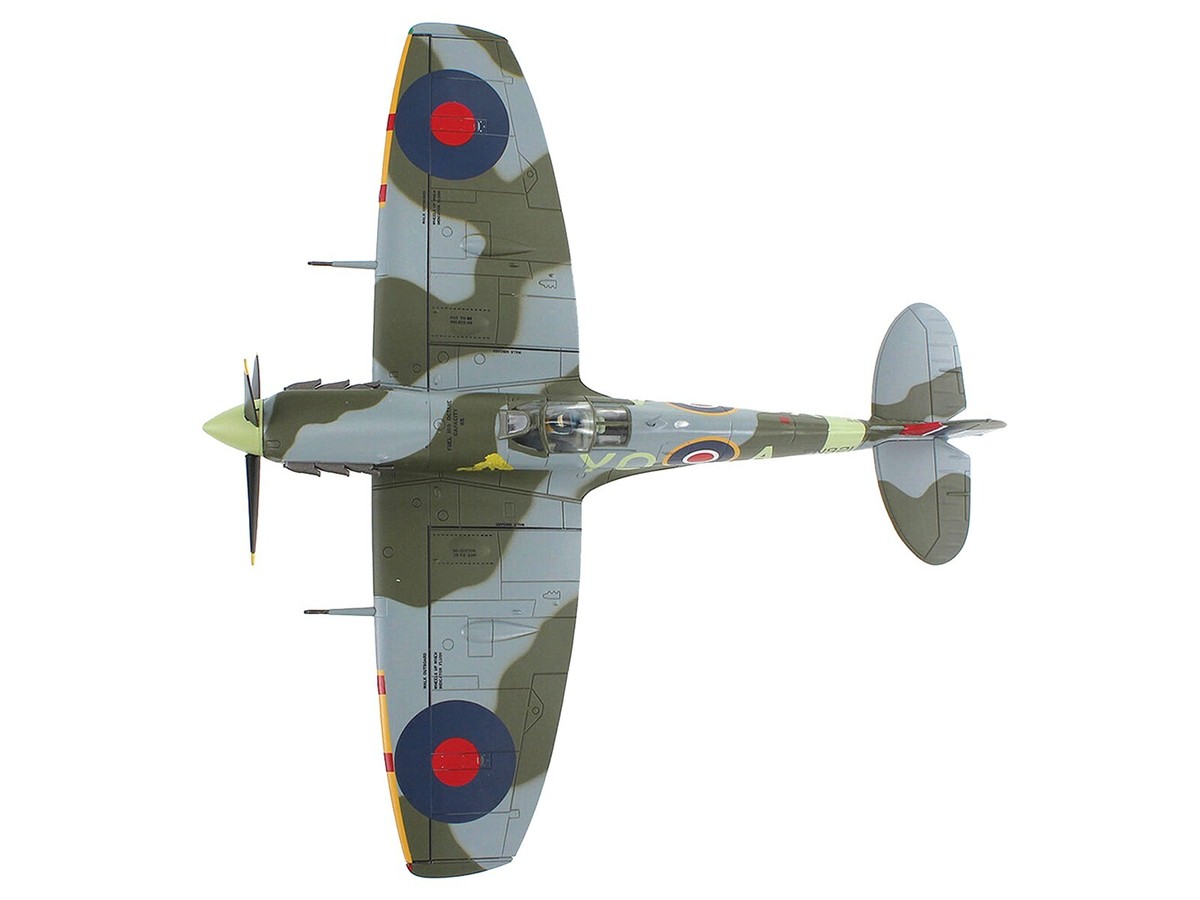 Hobby Master 1 48 RCAF Supermarine Spitfire Mk. Vb Clipped Wing