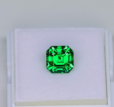 10 Ct Natural Colombian Green Emerald  Asscher Cut GIE Certified  Loose Gemstone