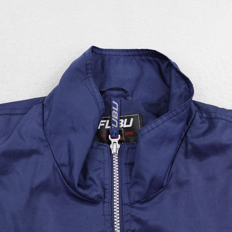 Chaqueta vintage FUBU para mujer grande azul cortavientos banderas internacionales abrigo Y2K Foto 2 de 4