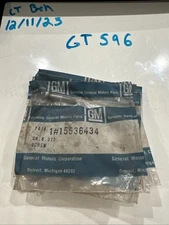 Genuine GM OEM 15536434 Auto Locking Front Outer Hub Screw Sold Individually (1)