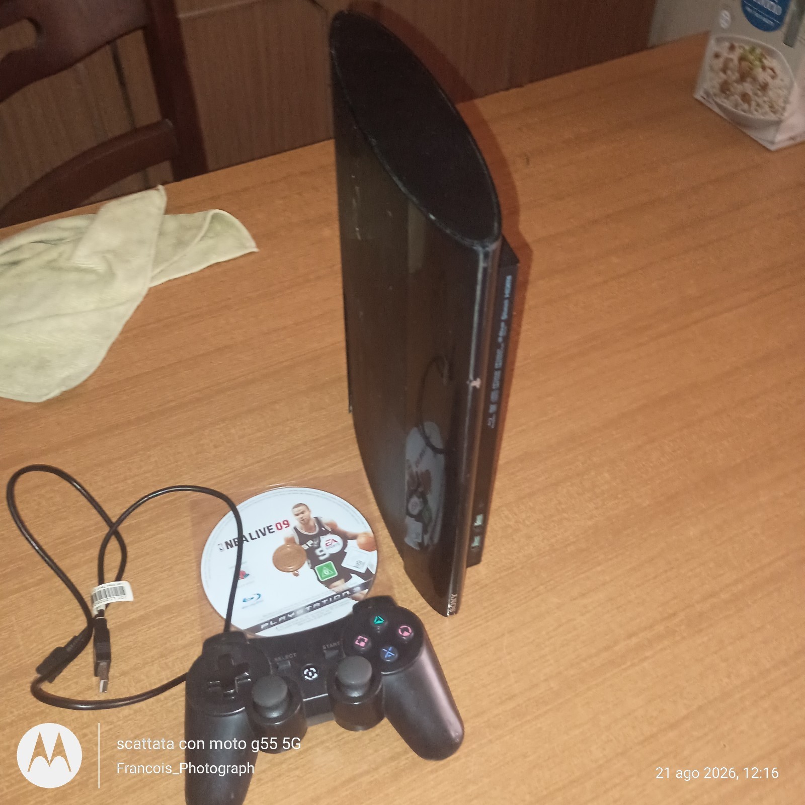 Sony PlayStation 3 Slim console Nero Controller e NBA Live 09 pal