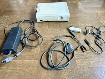 Microsoft Xbox 360 Console bundle (60GB HDD) - White - Tested/works
