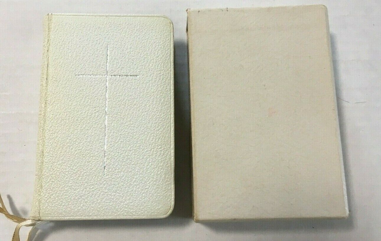 Common Prayer Hymn Book Canada White Leather Slipcase Oxford Ruby OX2770 1/2W