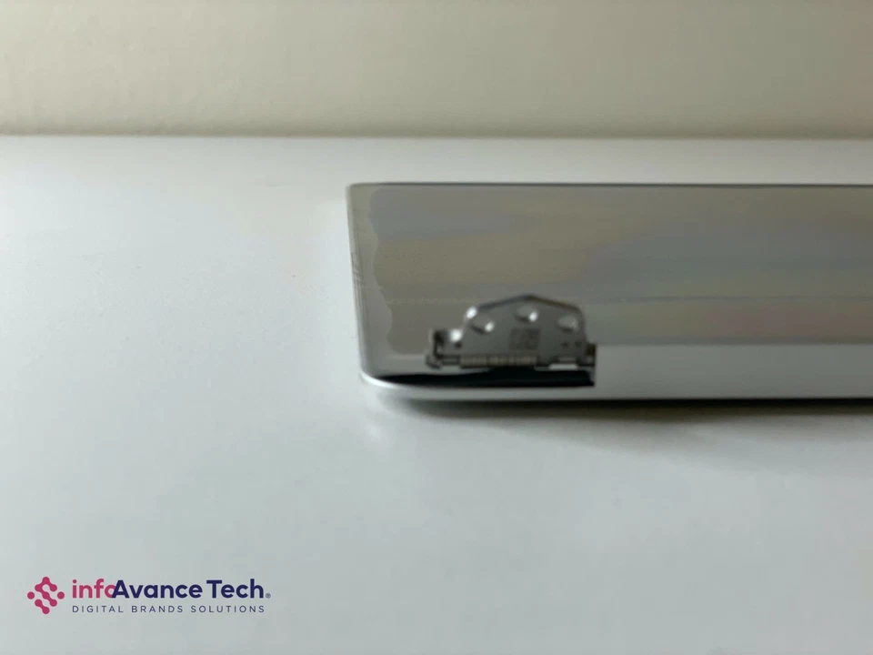 Used Apple Macbook Pro 13" A2338 M1 2020 LCD Screen Assembly Silver. - Image 3 of 3