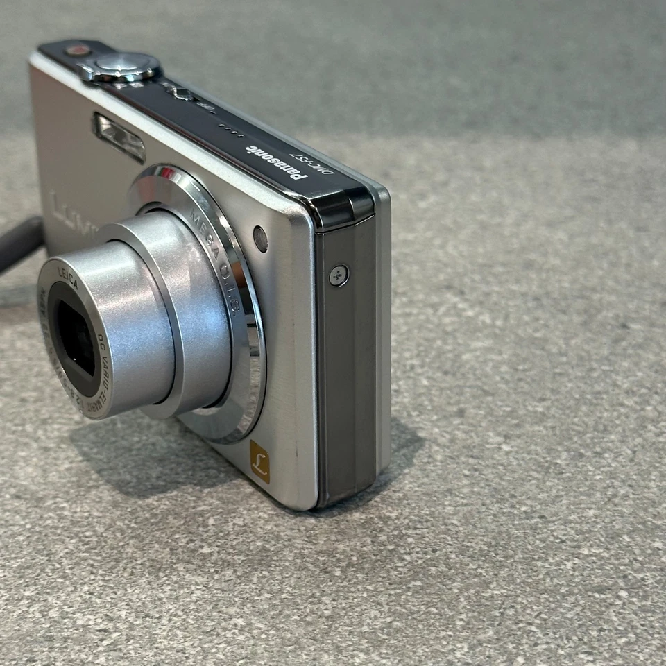 Panasonic Lumix DMC-FS7, photo 2 of 5