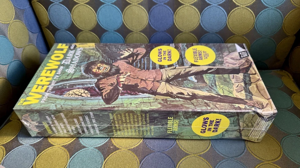 MPC The WEREWOLF From Dark Shadows Model Kit Boxed Sealed Glow Dark 2011 - Image 3 of 4