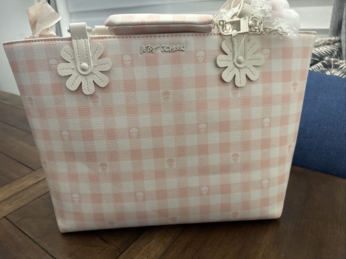 Neu mit Etikett Betsey Johnson XOTOTEY Beuteltasche rosa bunt Gingham Totenkopf BM30060 - Bild 4 von 7