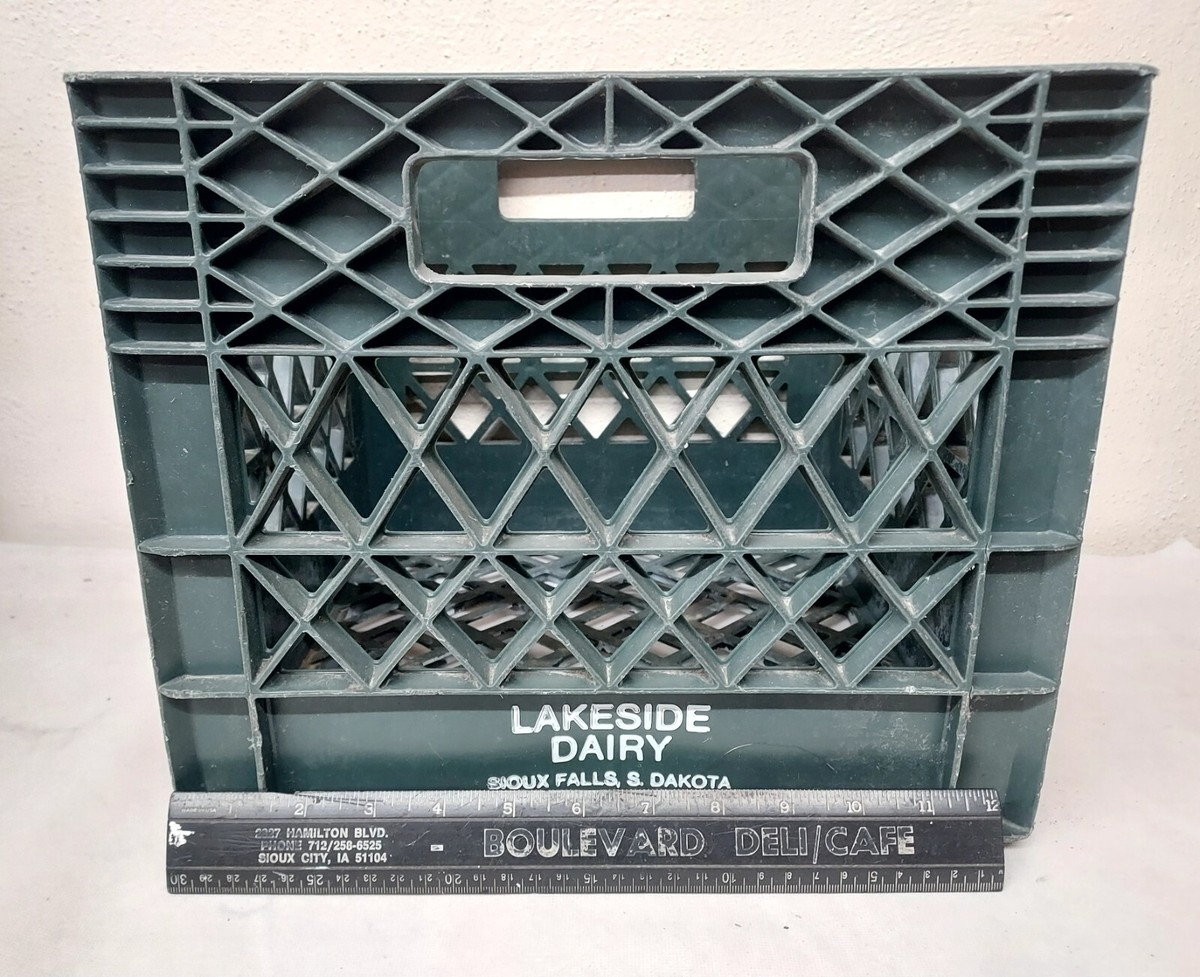 Vintage LAKESIDE DAIRY Milk Crate Sioux Falls SD 4 Gallon