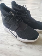 nike incursion mid preto