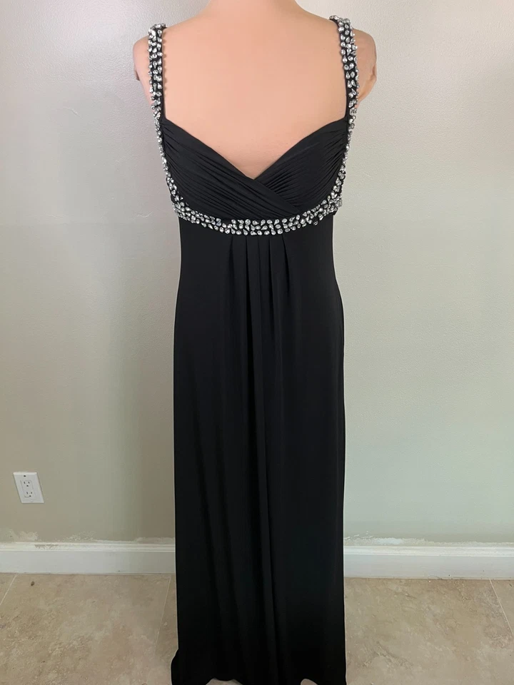 Vestido maxi formal JS Boutique feminino preto tamanho 6 enfeitado com miçangas - Imagem 2 de 4