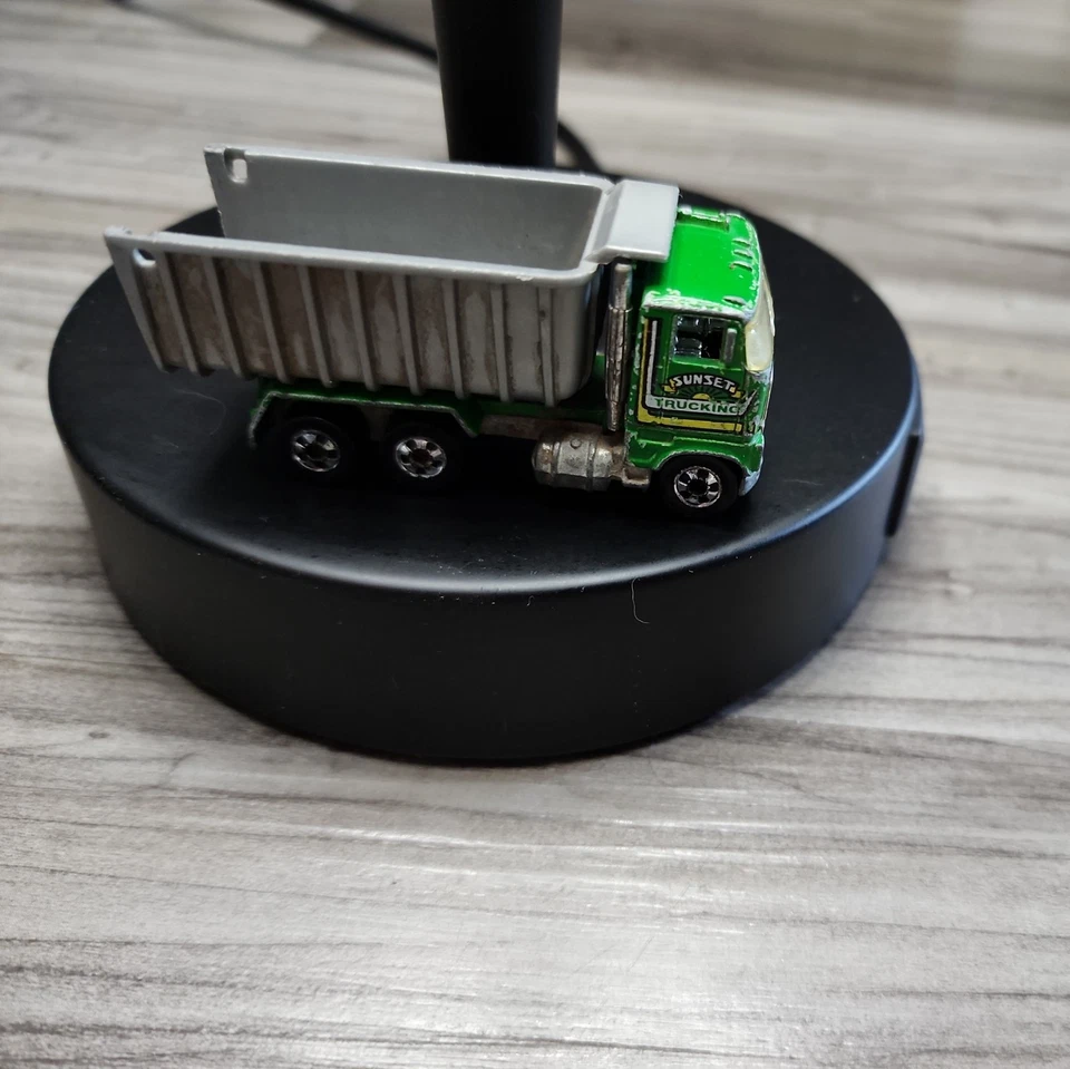 Camión volquete Ford de colección Hot Wheels 1981 Hong Kong Sunset camión Foto 2 de 4