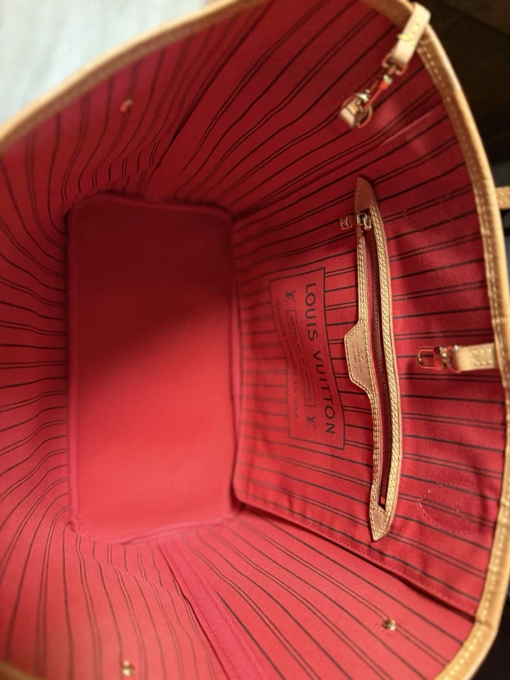 Bolso de hombro Louis Vuitton Neverfull MM monograma rojo cerise bolso de mano Foto 2 de 4