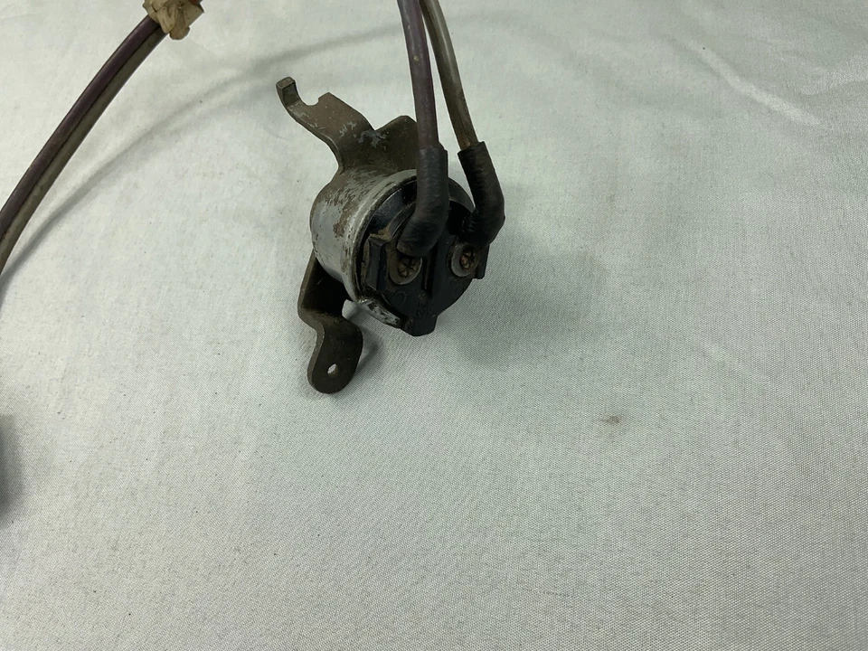 Interruptor de luz reversa GM Camaro Chevelle GTO Corvette Firebird Nova Muncie 4 Spd - Imagem 2 de 4