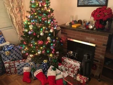 PERFECT FOR CHRISTMAS!  VINTAGE FAUX FIREPLACE - BEAUTIFUL CONDITION!